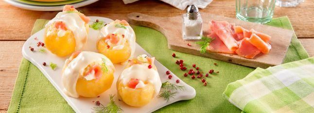 Patate ripiene con salmone affumicato e Fette alla Mozzarella