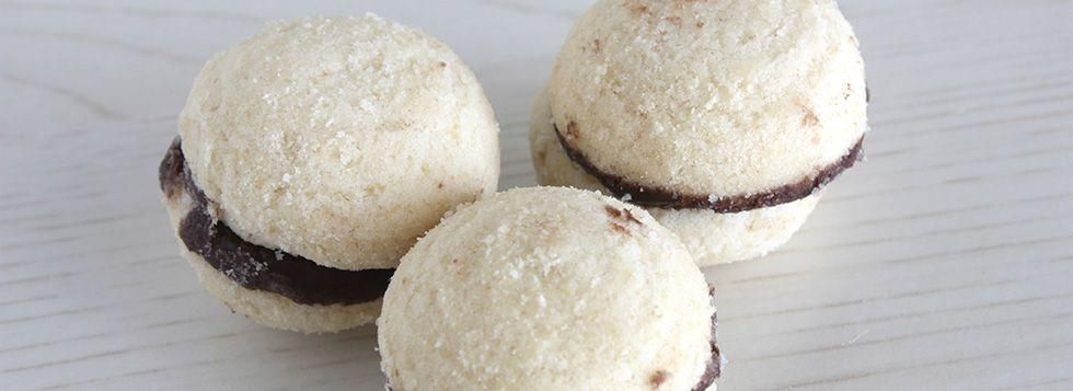 Baci di dama al cocco