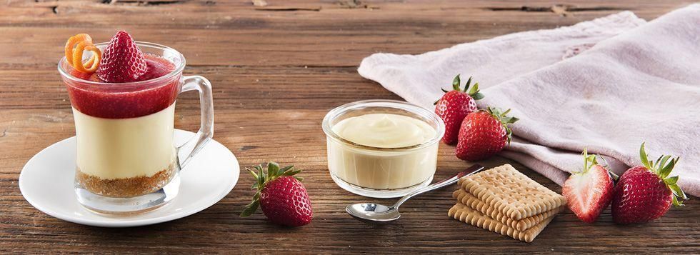 Bicchierino di Crema Dolce al Mascarpone con Coulis di fragole