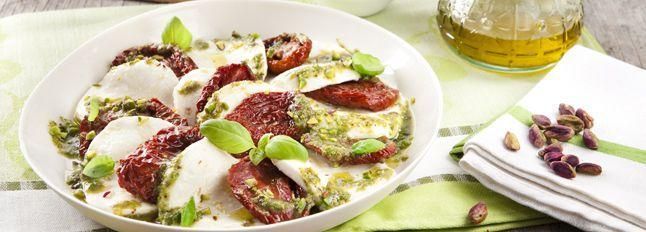 Caprese ai pomodorini secchi