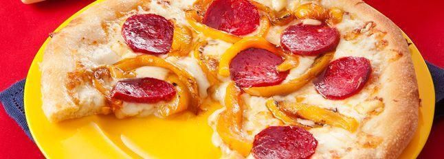 Pizza peperoni e salame
