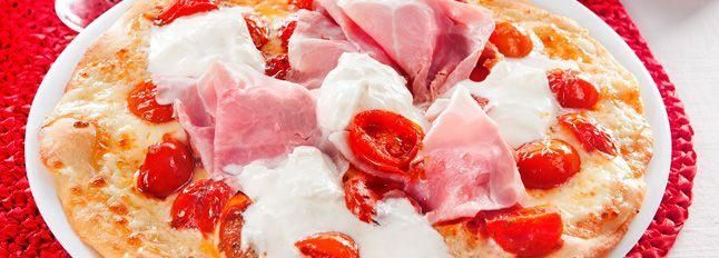 Pizza con burrata, cotto e pomodorini