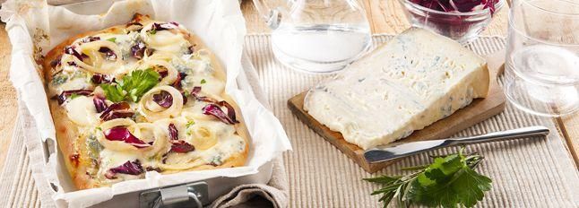 Pizza cipolle radicchio e gorgonzola