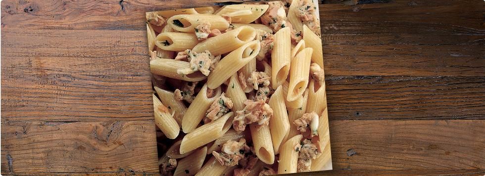 Mezze penne con tonno e mozzarella