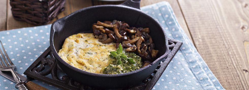 Omelette con formaggio e funghi
