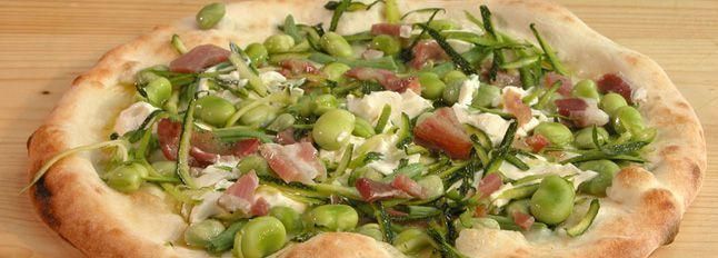 Pizza pancetta, fave e fagiolini