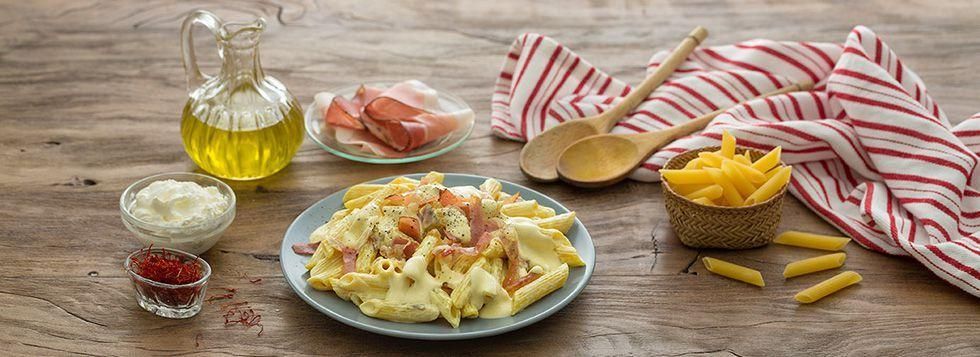 Pasta speck e zafferano