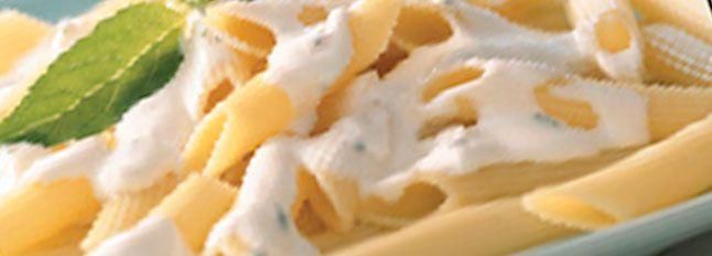 Pasta con salsa al formaggio 