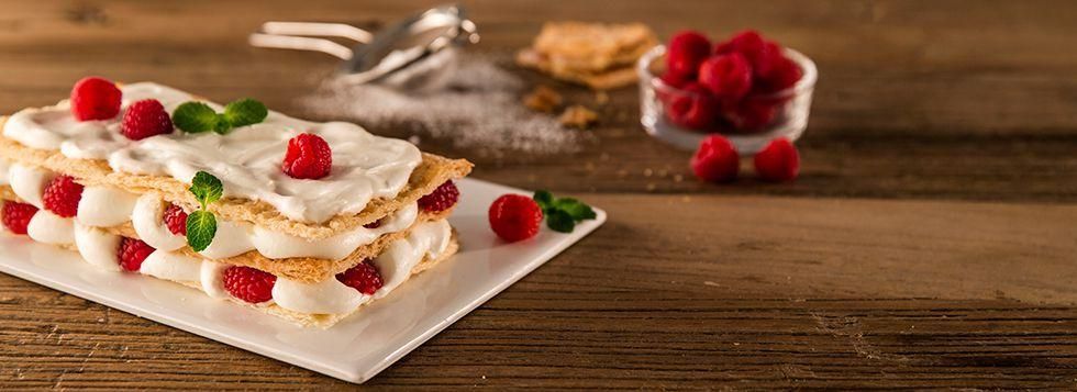 Millefoglie con crema alla ricotta e lamponi