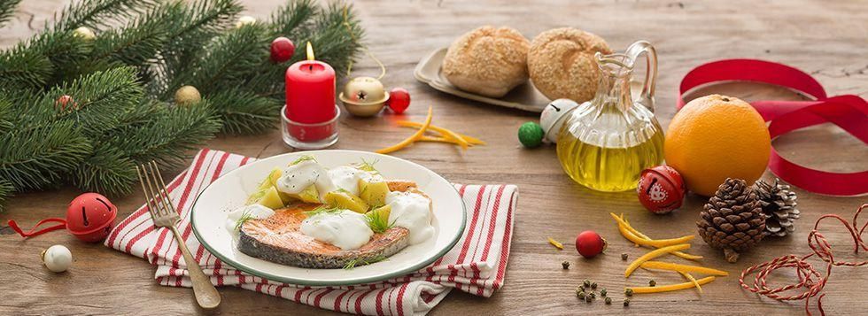 Salmone al forno con patate lesse e crema di Certosa all'arancia