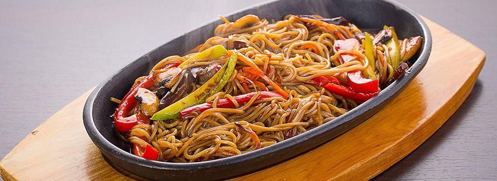 Spaghetti di soia con verdure