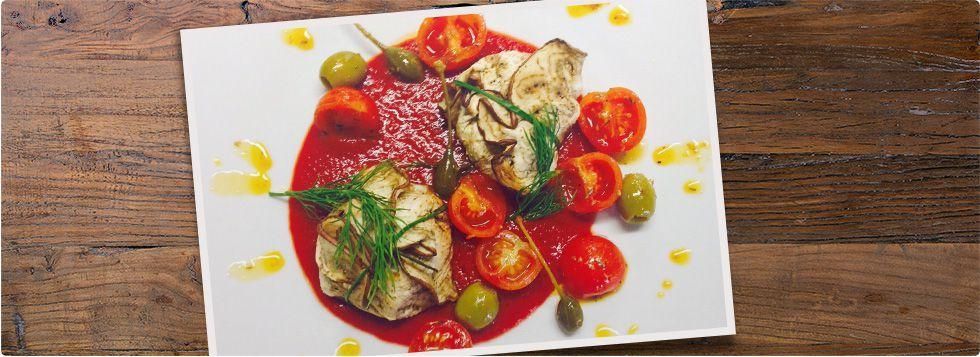 Fagottini di melanzana filanti con salsa alla mediterranea 