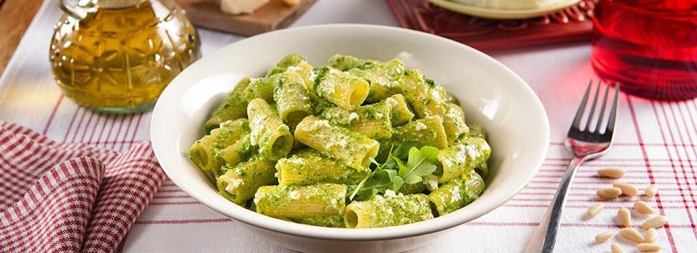Tortiglioni al pesto di rucola con ricottina