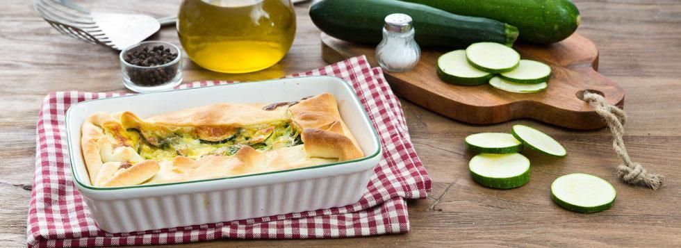 Torta salata con zucchine, pesto e Galbanino