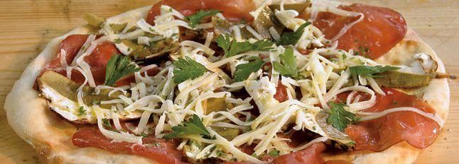Pizza carpaccio, funghi e rucola