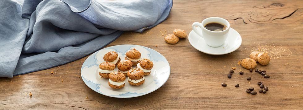 Baci di dama con amaretti