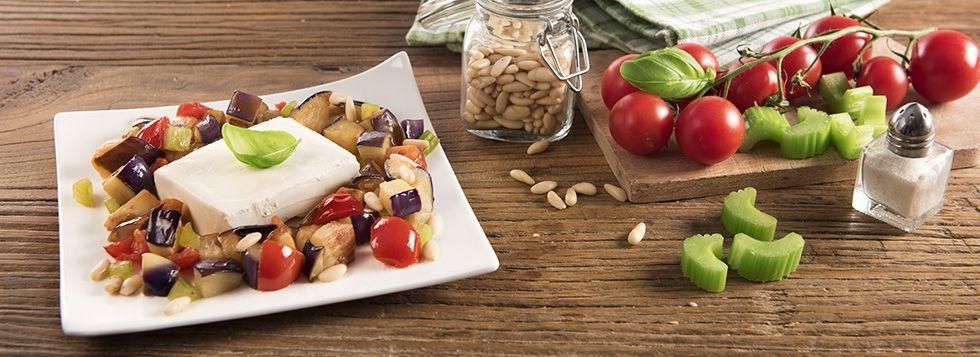 FORMAGGIO FRESCO SPALMABILE CON CAPONATA LEGGERA
