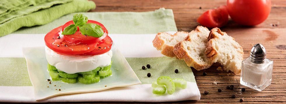TORRETTA DI POMODORI, FORMAGGIO FRESCO SPALMABILE E SEDANO