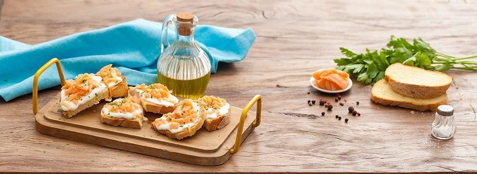 Crostini al salmone