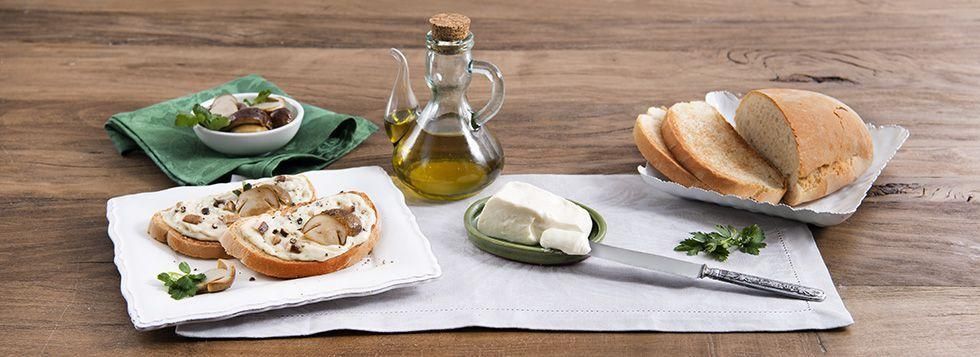 Crostini funghi porcini e stracchino
