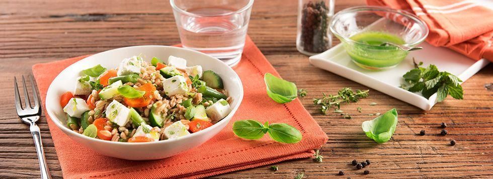INSALATA DI FARRO CON FORMAGGIO FRESCO SPALMABILE E ORTAGGI