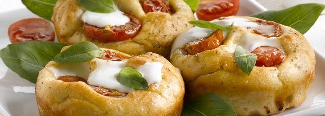 Focaccia con pomodorini e Certosa