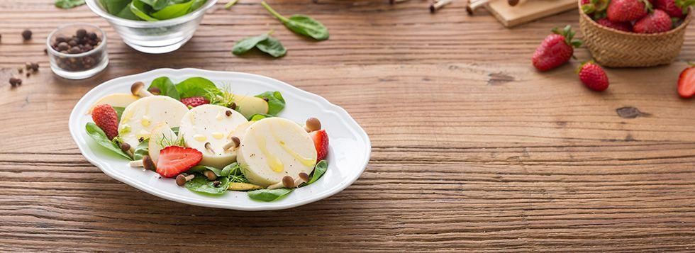 Galbanino, Pere, Fragole e Chiodini: antipasto sfizioso