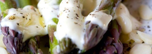 Asparagi con Formaggio Fresco Spalmabile