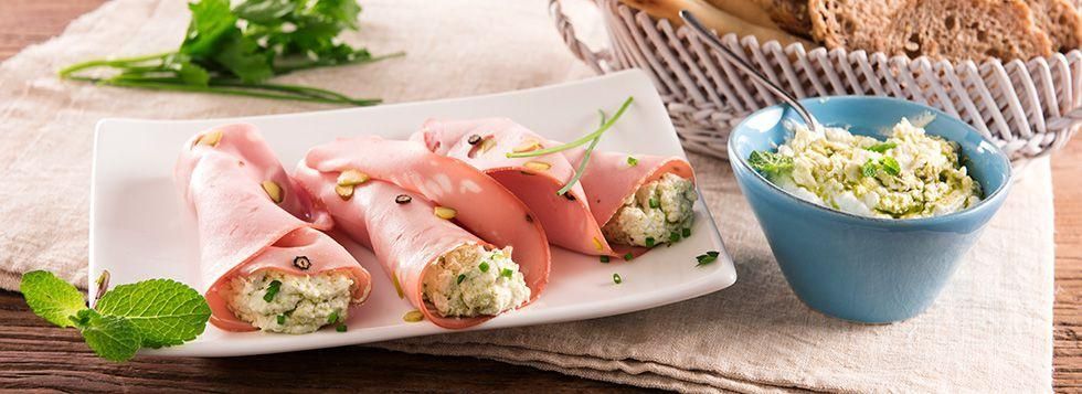 INVOLTINI DI MORTADELLA GENTILE RIPIENI DI CREMA ALLA RICOTTA CON OLIO ALLE ERBE