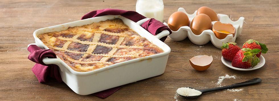 Torta con crema pasticcera e marmellata