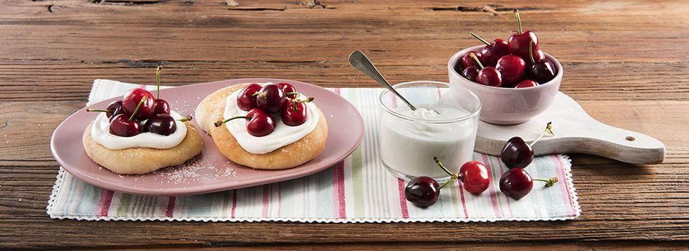 Mini Fruit Pizza con crema alla ricotta e ciliegie