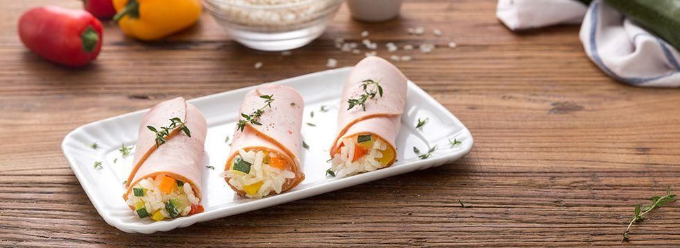 Involtini di tacchino con insalata di riso e verdure