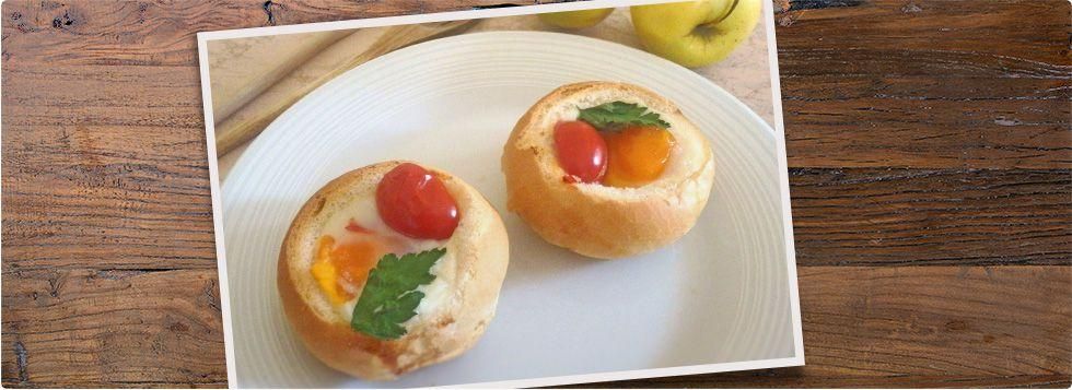 Panini tostati ripieni d'uovo
