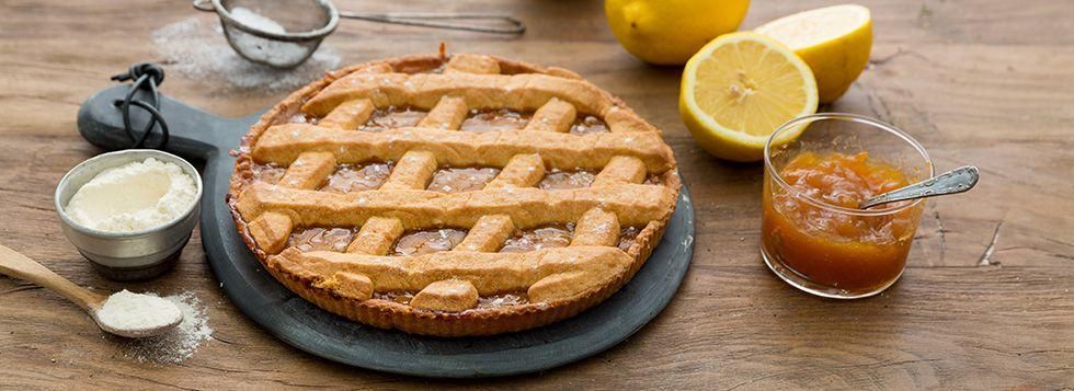 Crostata con marmellata di albicocche