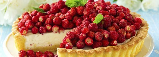 Crostata alla crema con fragoline di bosco
