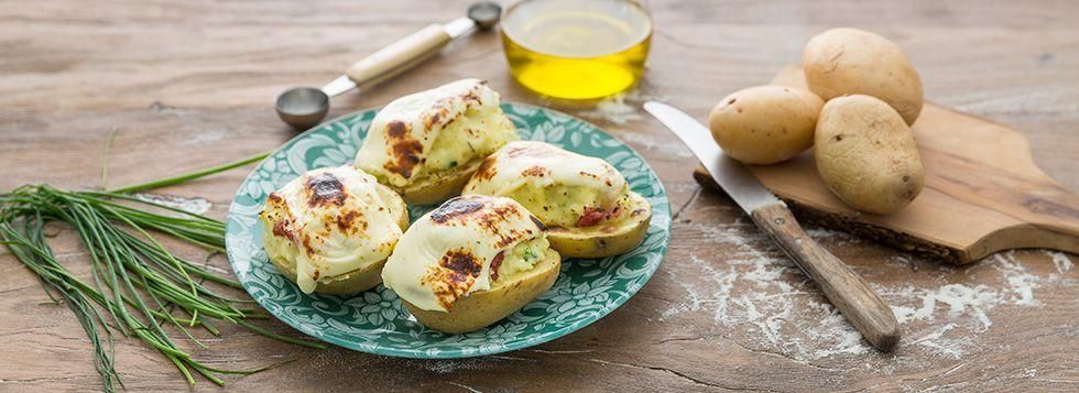 Calottine di patate ripiene di Galbanino Fior di Fette e pancetta Calottine di patate ripiene di Galbanino Fior di Fette e pancetta