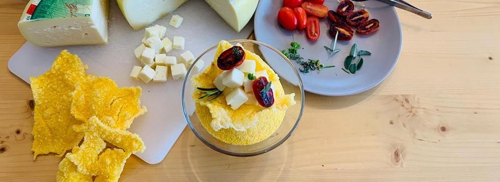 Aperitivo Veneto: Polenta soffiata, Bel Paese e pomodorini abbrustoliti