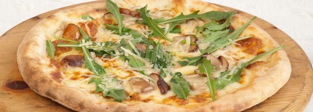 Pizza porcini, rucola e parmigiano