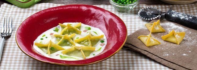 Ravioli di piselli, cotto e fonduta di stracchino