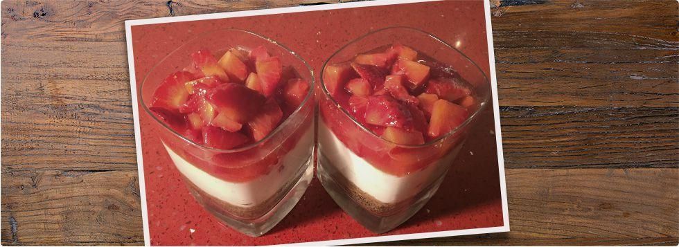 Cheesecake alle fragole nel bicchiere