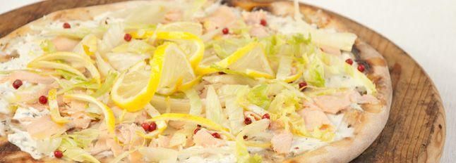 Pizza alle erbe e salmone