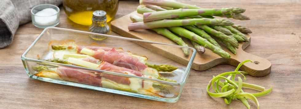 Asparagi al forno con prosciutto crudo e Galbanino