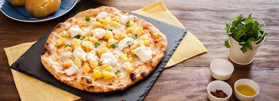 Romana con patate piccanti, Mozzarella da cucina Santa Lucia e Certosa Galbani