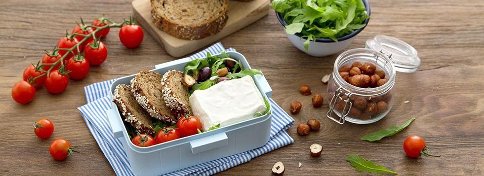 SCHISCETTA DELLO STUDENTE: Certosino con insalata di pomodorini e rucola