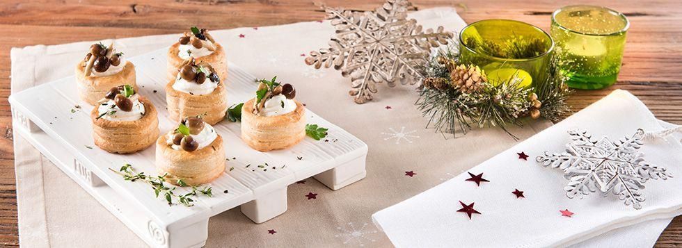 Vol-au-vent ripieni di formaggio fresco e funghi trifolati