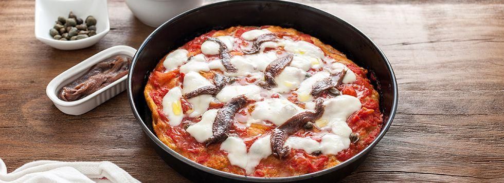 Teglia margherita con Mozzarella Santa Lucia alici e capperi