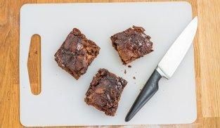 brownies tagliato a rettangoli brownies tagliato a rettangoli