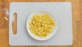 Cuocere la pasta in abbondante acqua salata Cuocere la pasta in abbondante acqua salata