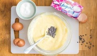 aggiungere la farina e le gocce di cioccolato aggiungere la farina e le gocce di cioccolato