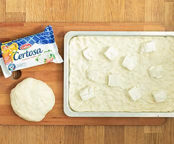 Focaccia di Recco con Certosa Focaccia di Recco con Certosa